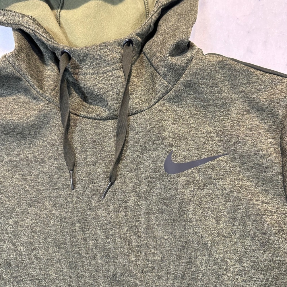 Nike Therma-FIT Hoodie Mens Small Green Athletic Outdoor Performance Pullover - Picture 3 of 9